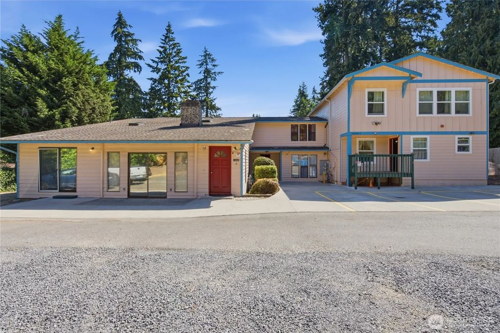 16068 Greenwood Avenue N, Shoreline