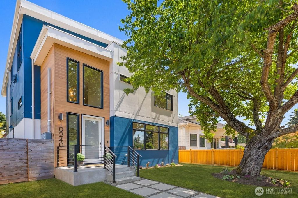 10240 40th Avenue Sw A, Seattle