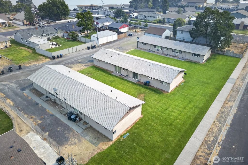 1133 1135 Cascade Avenue, Moses Lake