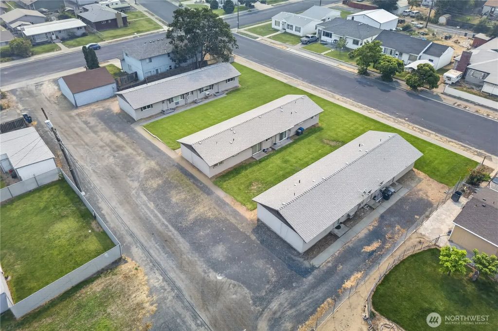1137 1139 Cascade Avenue, Moses Lake