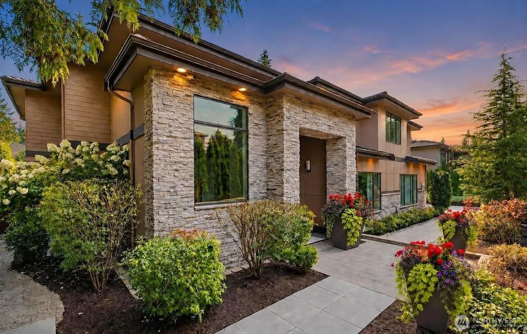 10425 Ne 15th Street, Bellevue