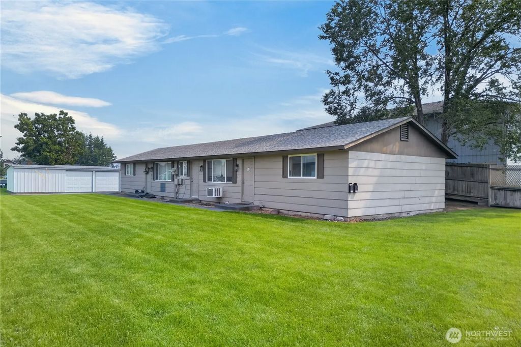 1141 1143 Cascade Avenue, Moses Lake
