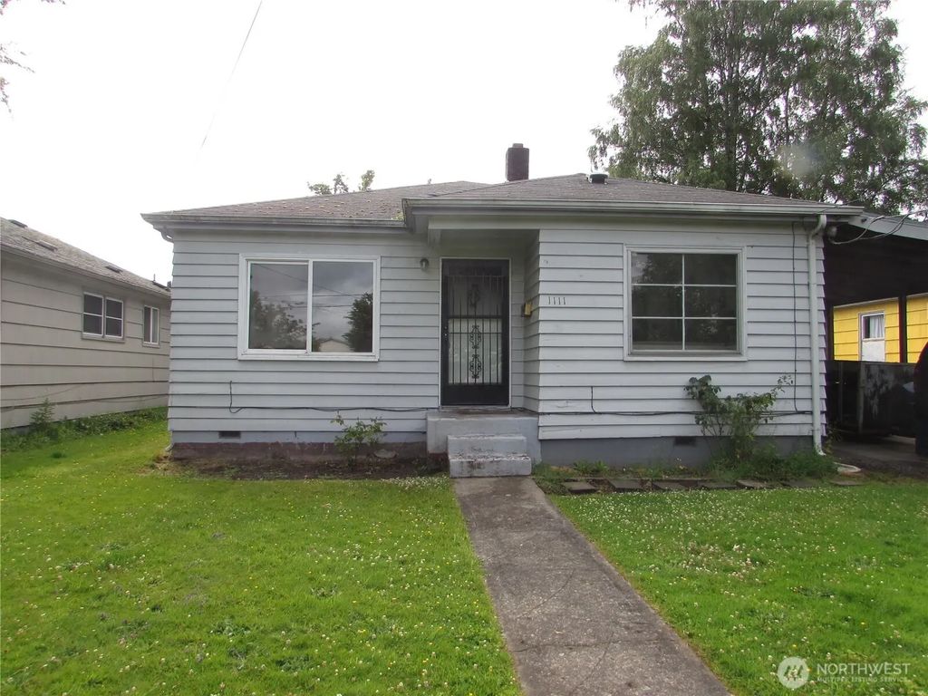 1111 9th Avenue, Longview