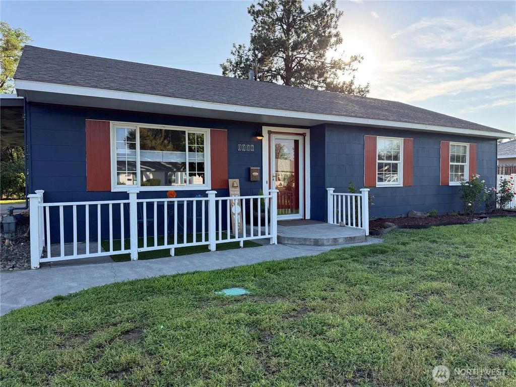 1111 Cottonwood Drive, Richland