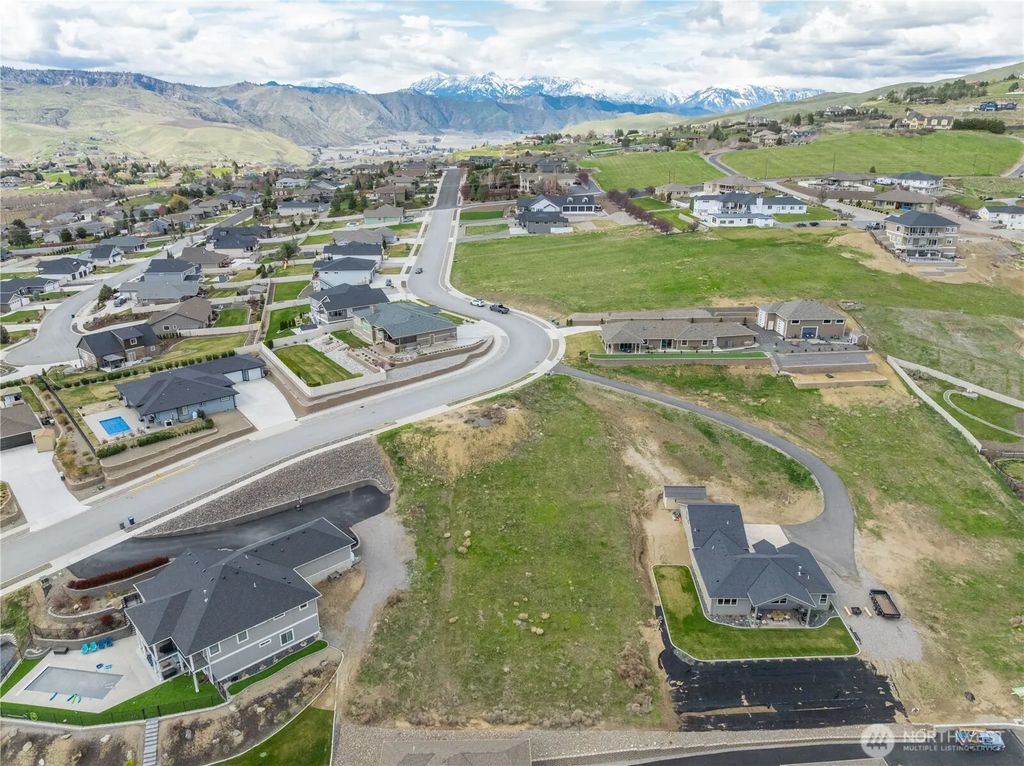 870 Autumn Crest Drive, Wenatchee
