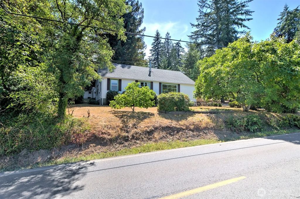 1306 Center Street, Shelton