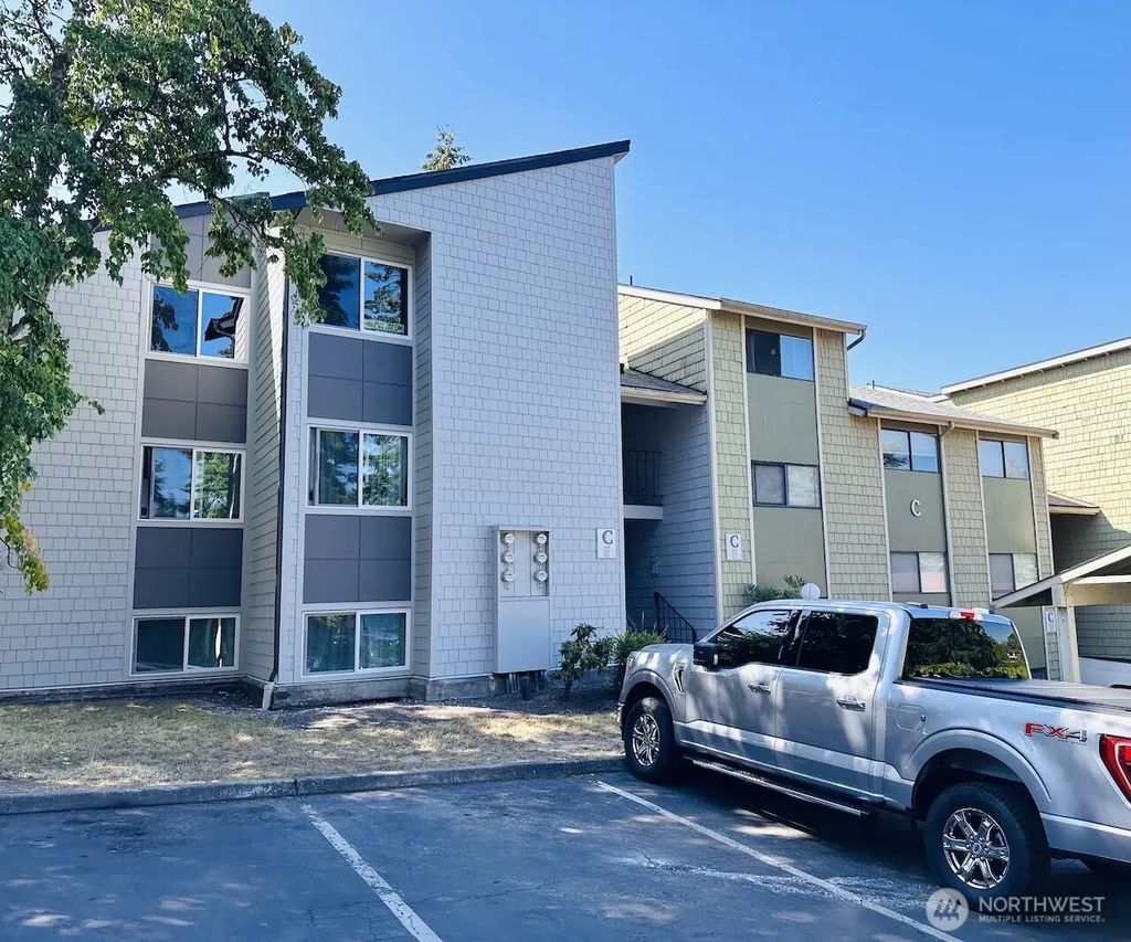 2020 Grant Avenue S C301, Renton