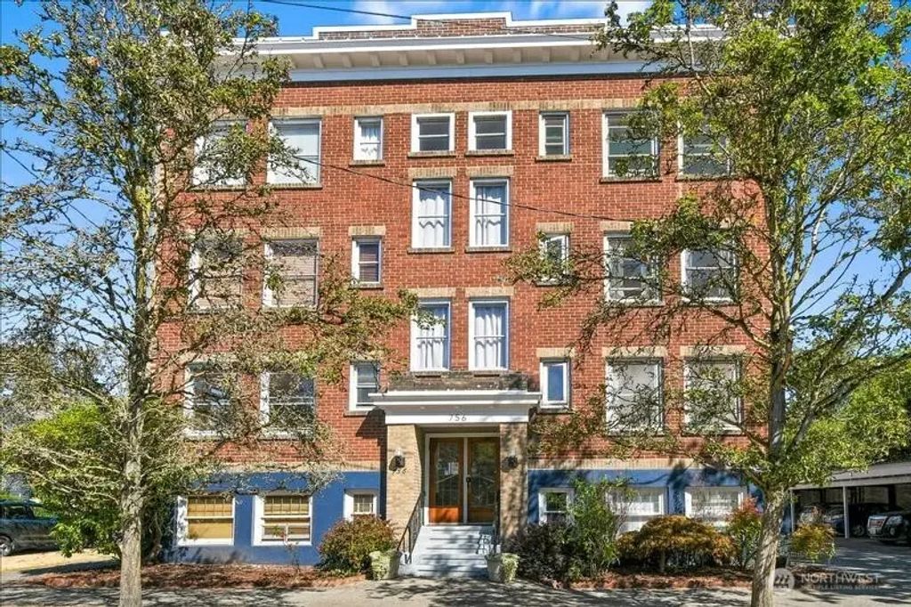 756 Broadway Avenue E 202, Seattle