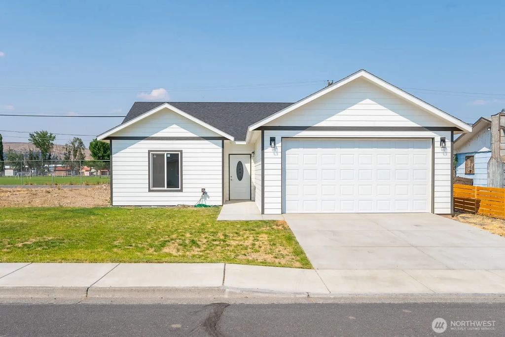 248 Se Pioneer Ave, Ephrata