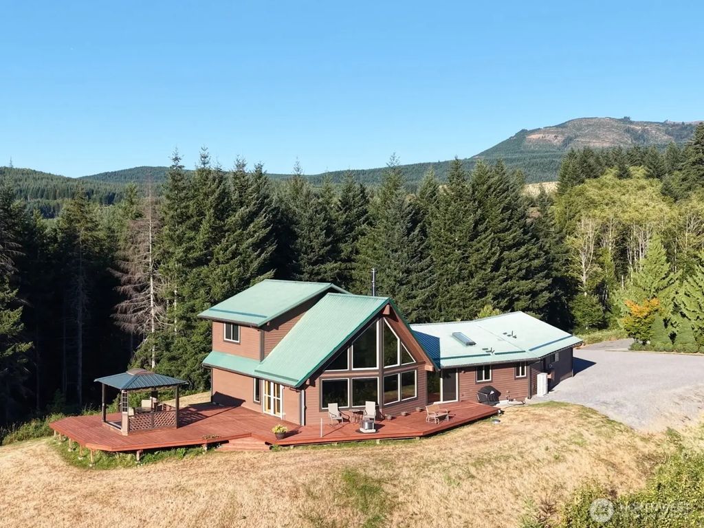 221 Winslow Lane, Morton