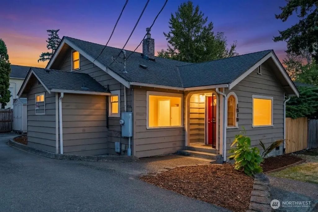 1510 E Sunset Drive, Bellingham