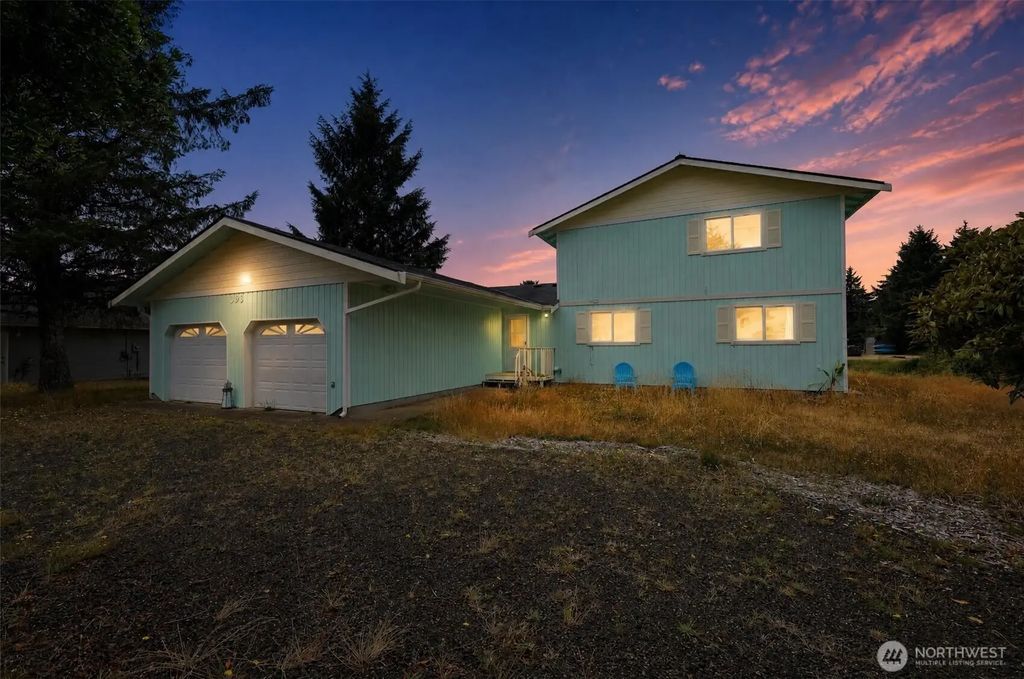 393 Canal Drive Se, Ocean Shores