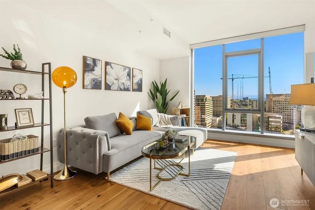 800 Columbia Street 2607, Seattle