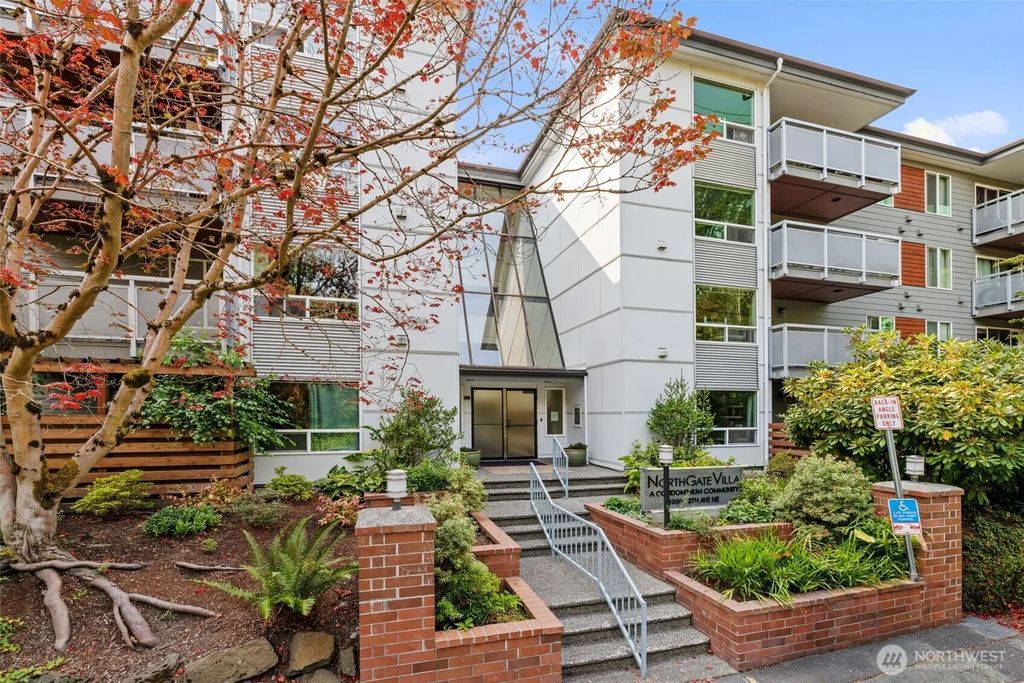 10501 8th Avenue Ne 209, Seattle