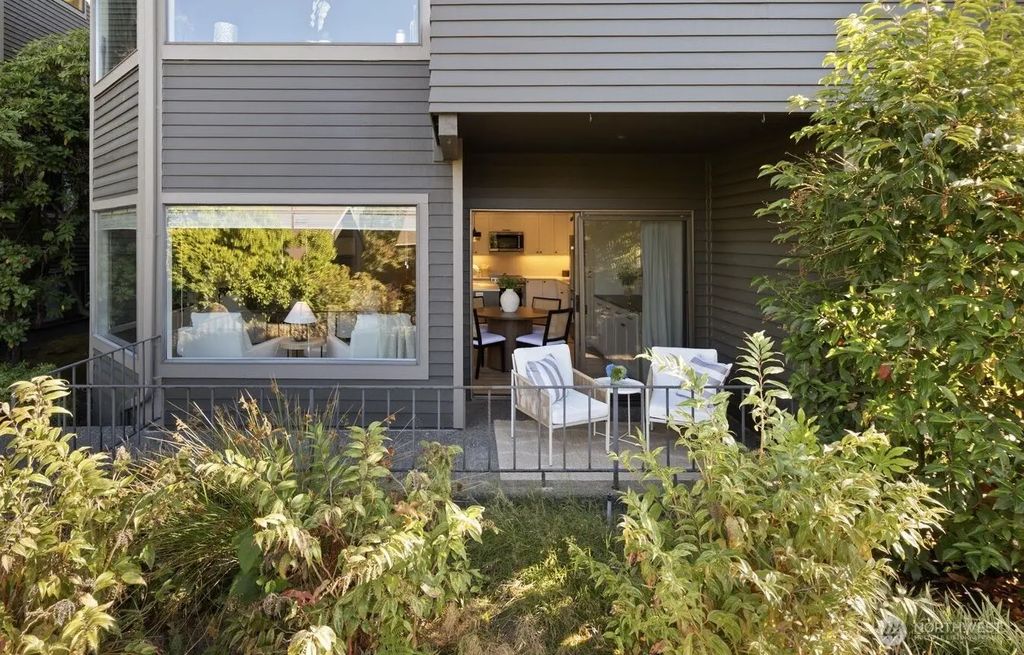 2616 4th Avenue N 402, Seattle