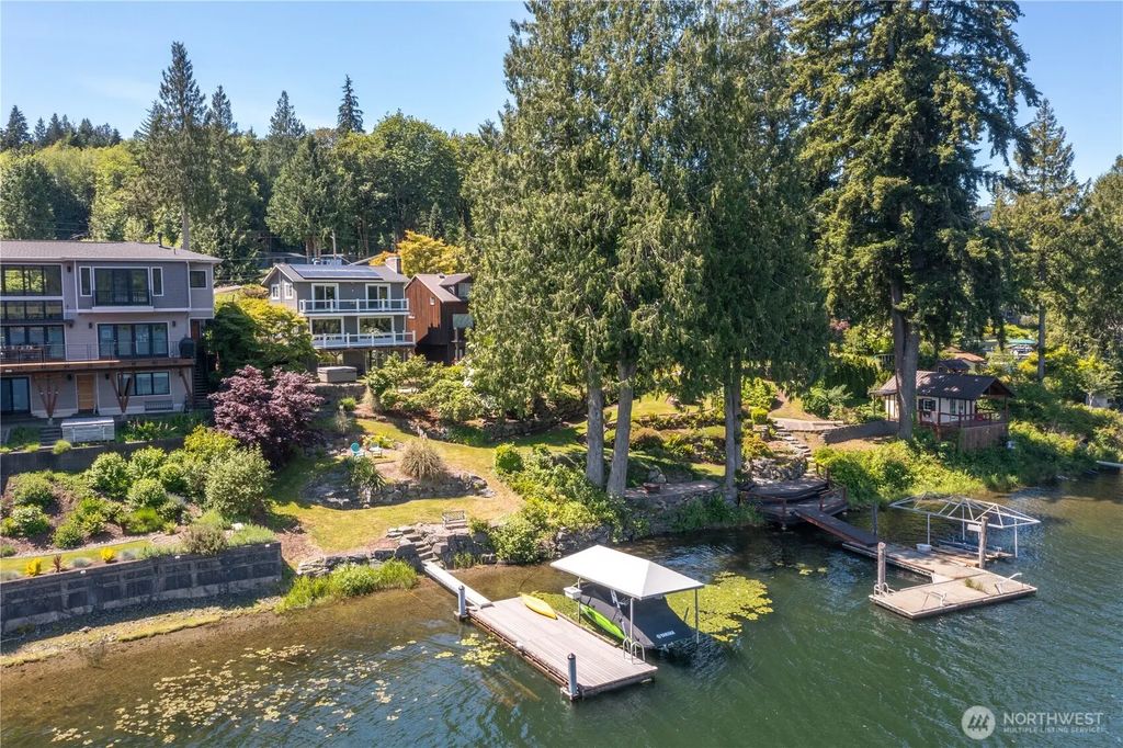482 W Lake Samish Drive, Bellingham