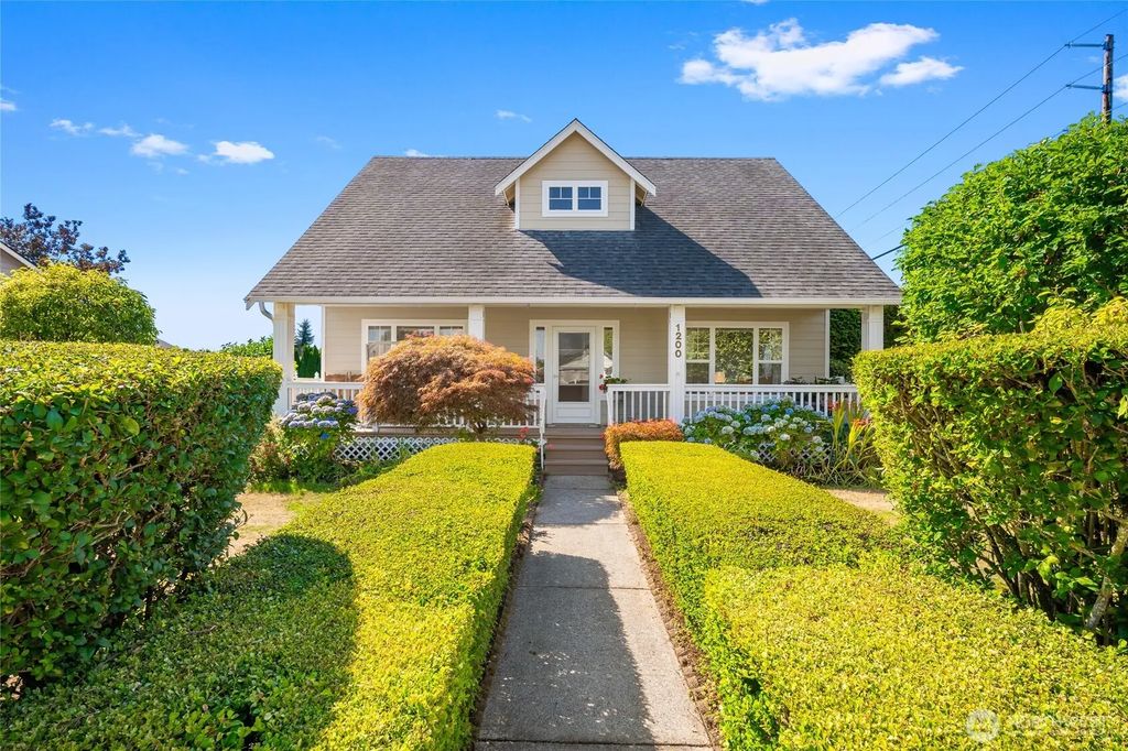 1200 Elm Street, Lynden