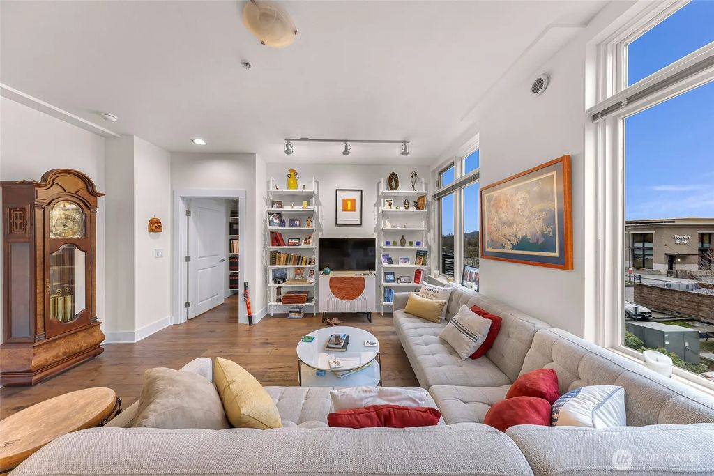 3111 Newmarket Street 302, Bellingham