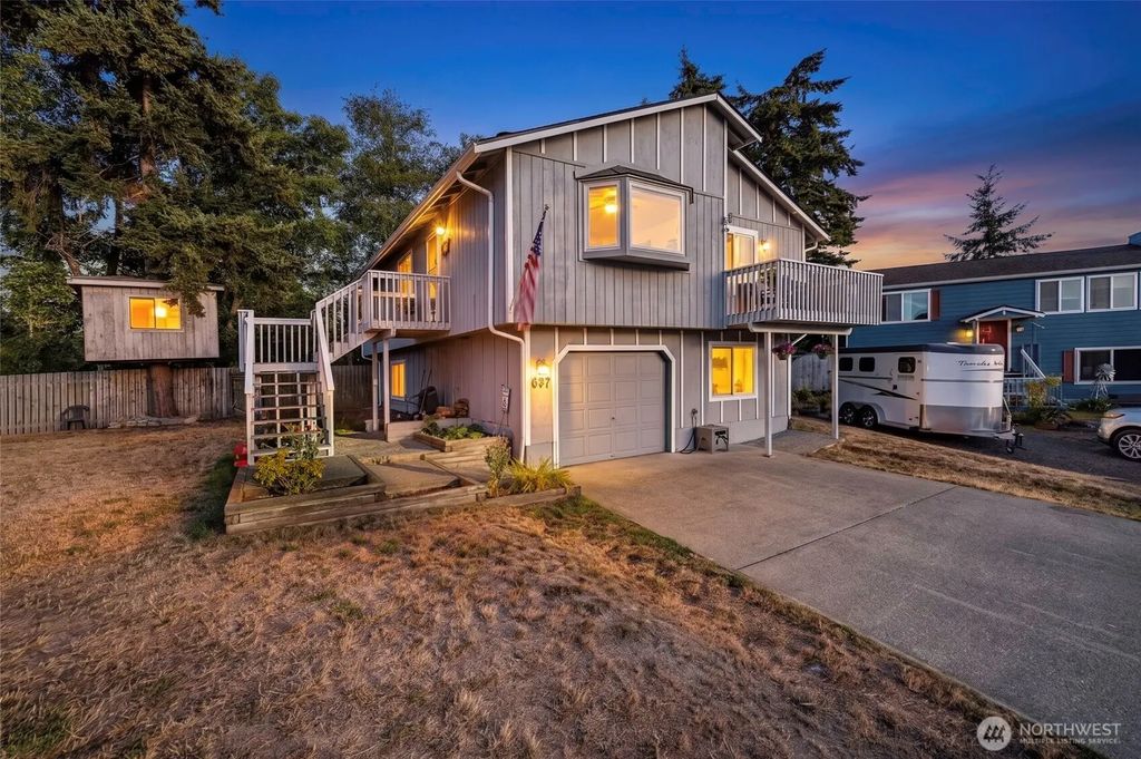 637 Cranberry Drive, Oak Harbor