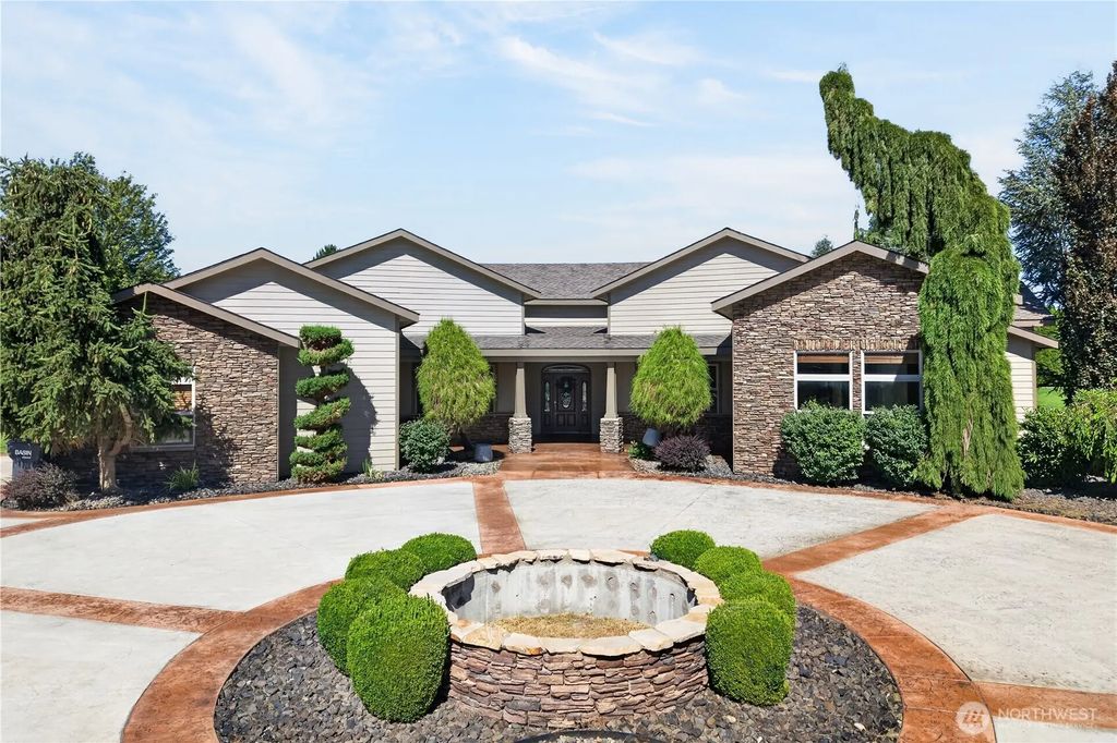 93006 E Chelsea Road, Kennewick