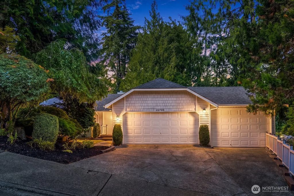 22706 Ne 12th Place, Sammamish