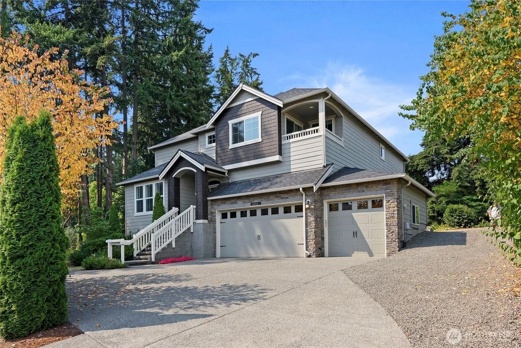 13844 La Vigne Court Ne, Bainbridge Island