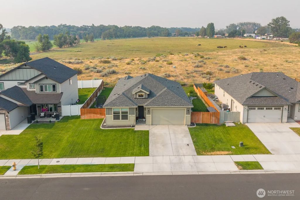 4704 E Thrush Street, Moses Lake