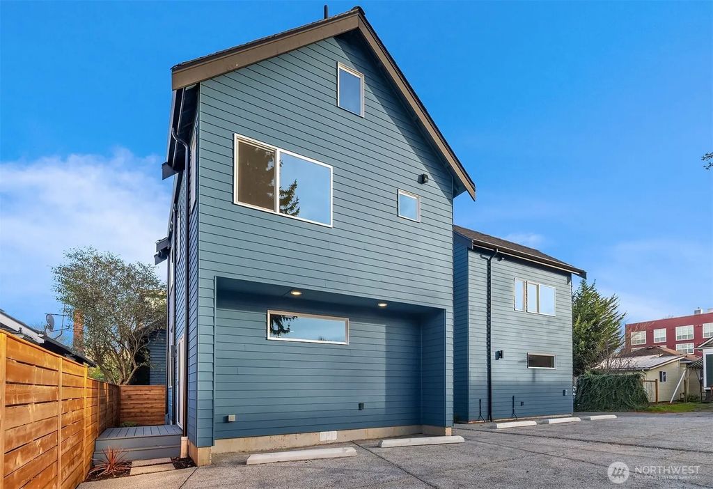 1415 Martin Luther King Jr Way, Seattle