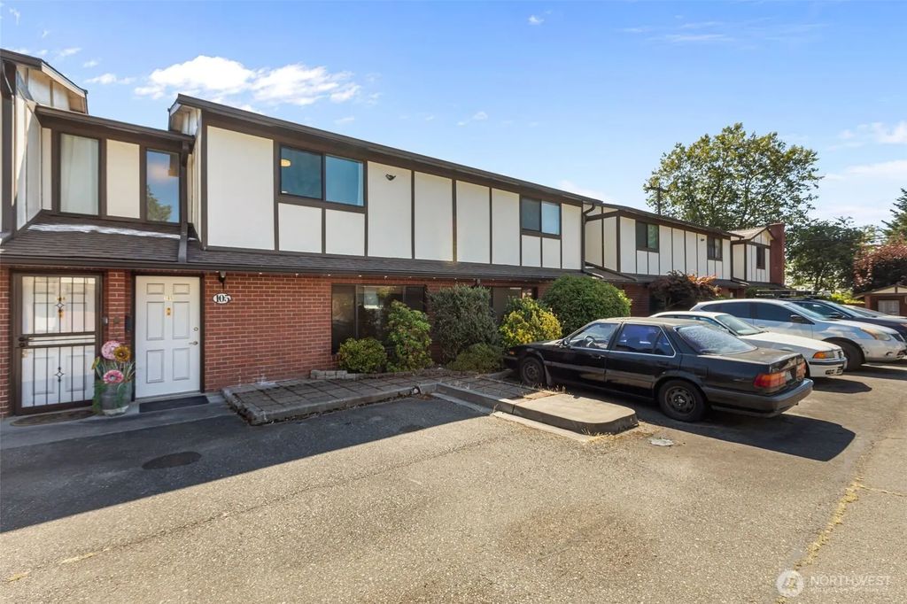 212 Sw 146th Street 105, Burien