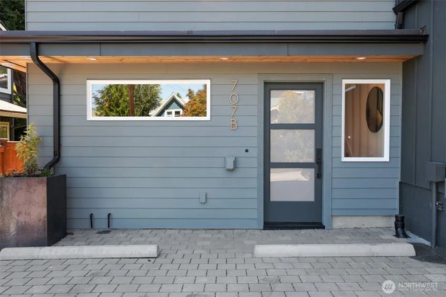 707 B N 65th Street, Seattle
