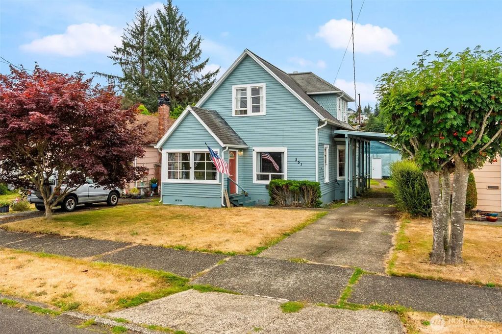 351 Karr Avenue, Hoquiam
