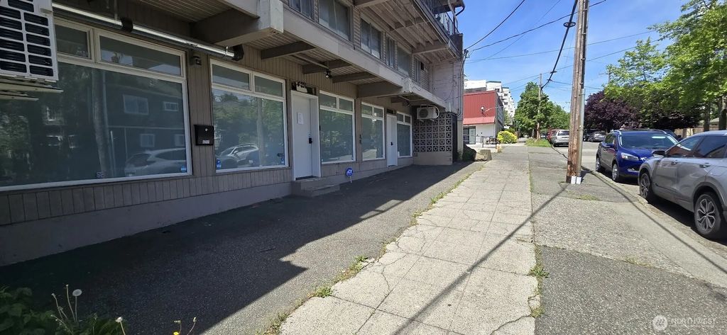 4213 Winslow Place N, Seattle