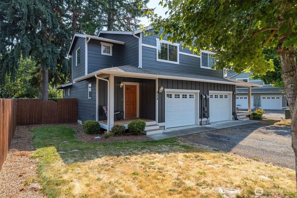454 Oak Hill Lane, Burlington