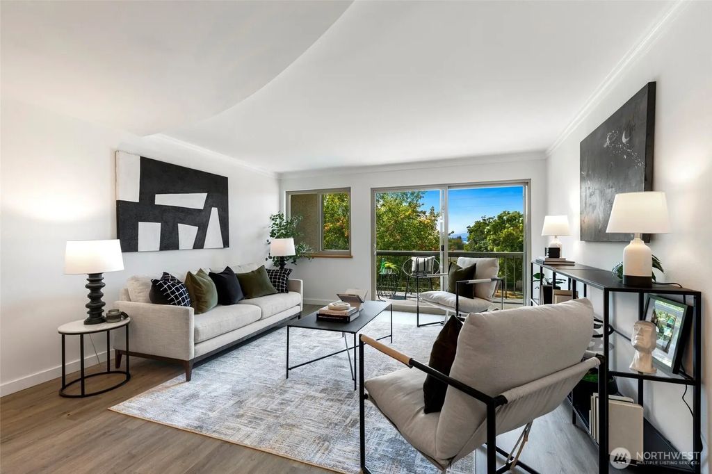 732 11th Avenue E 305, Seattle