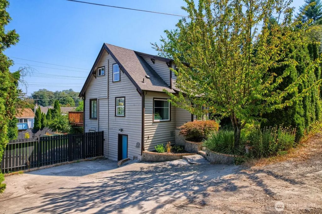 9744 49th Avenue S, Seattle