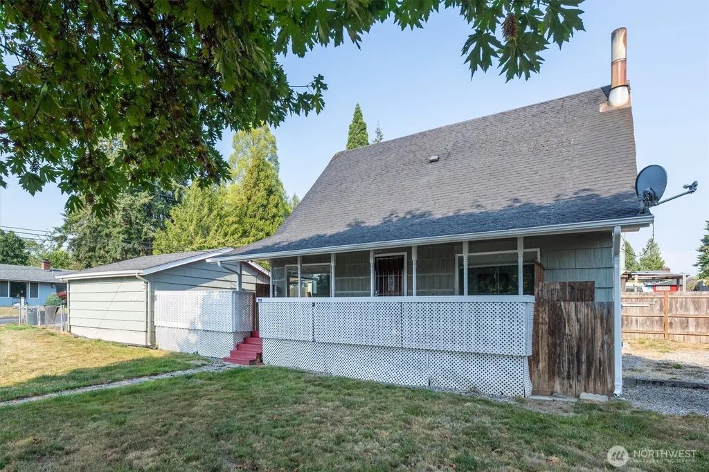 606 N 16th Avenue, Kelso
