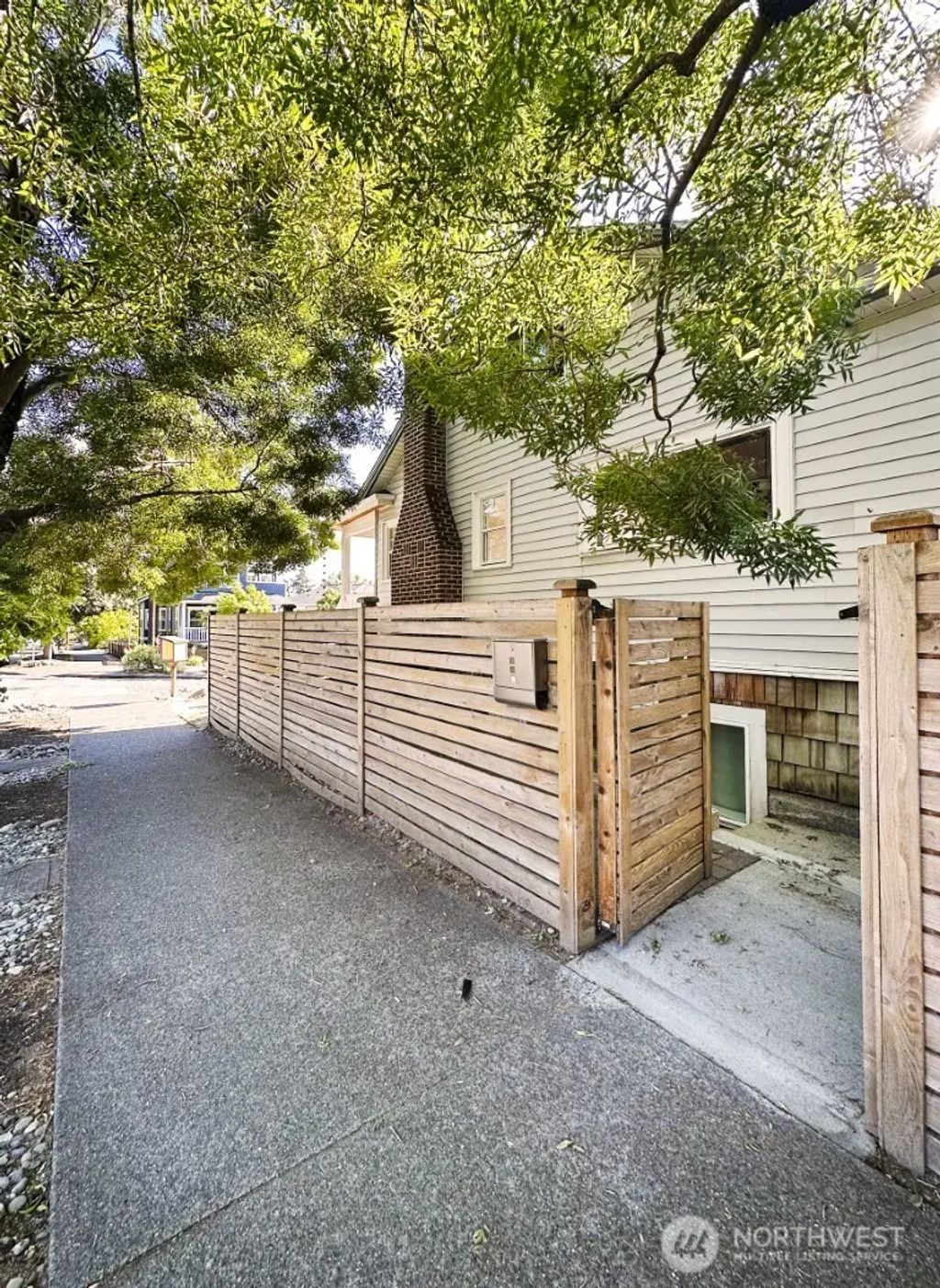 300 Nw 47th Street Adu, Seattle