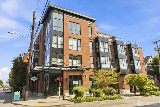 6800 Greenwood Avenue N 303, Seattle