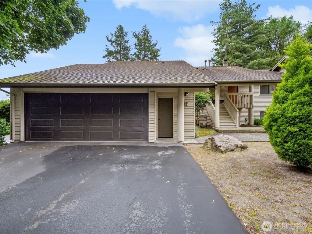 1112 Bellefield Park Lane, Bellevue