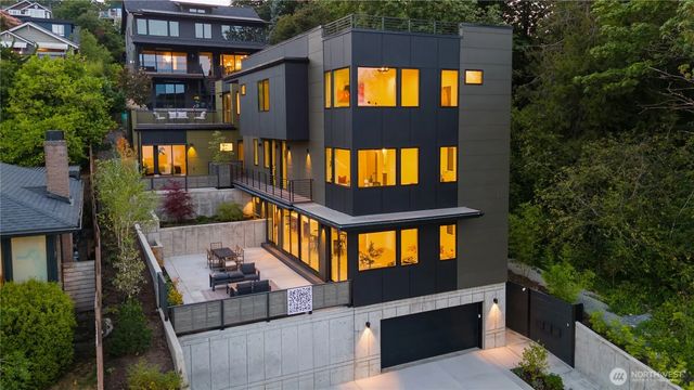 1417 36th Avenue S, Seattle