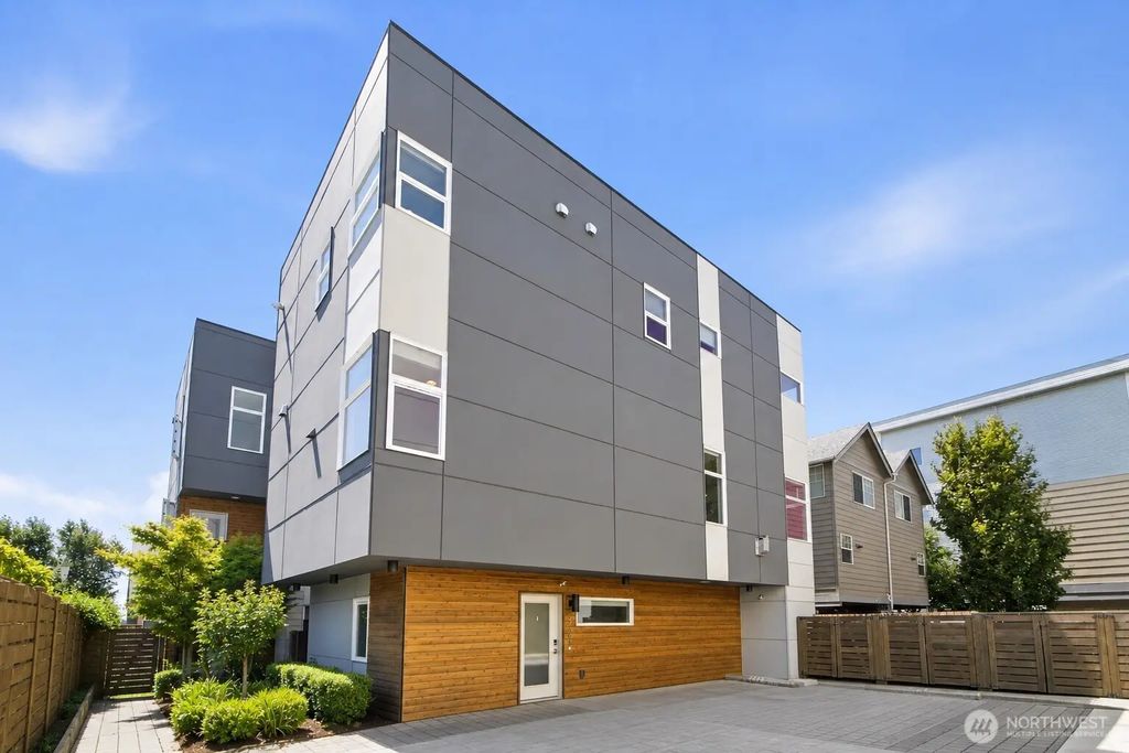2247 Nw 64th Street, Seattle