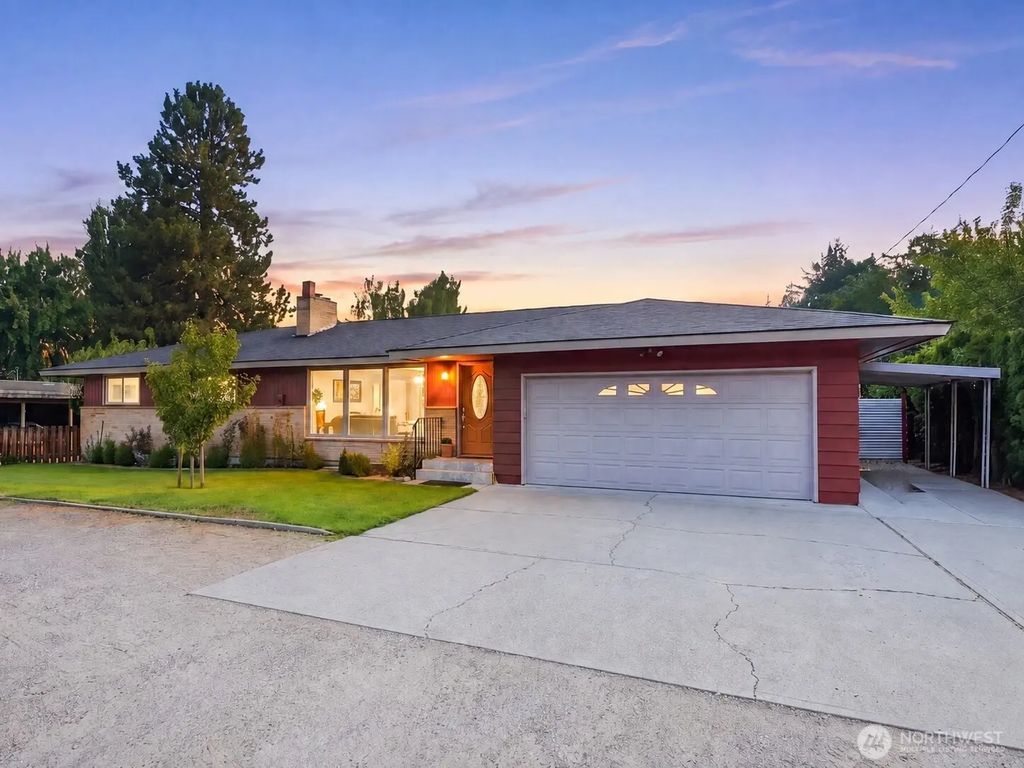 567 Dayton Avenue, East Wenatchee