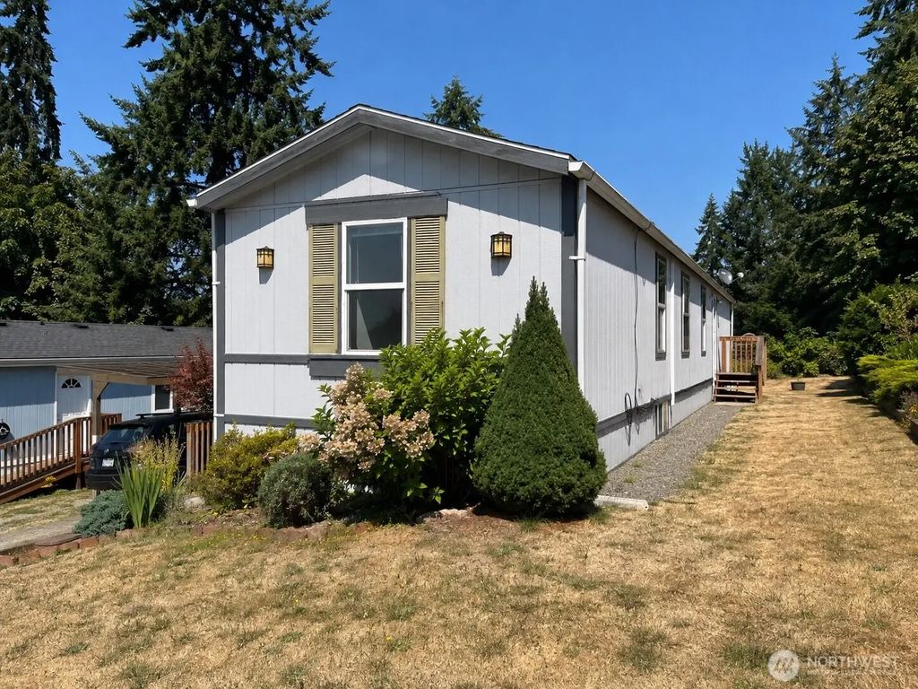 23811 101st Avenue E 16, Graham