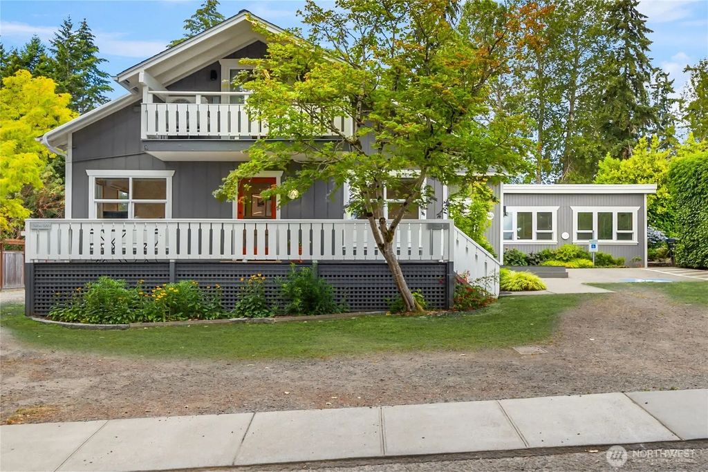 151 Finch Place Sw, Bainbridge Island