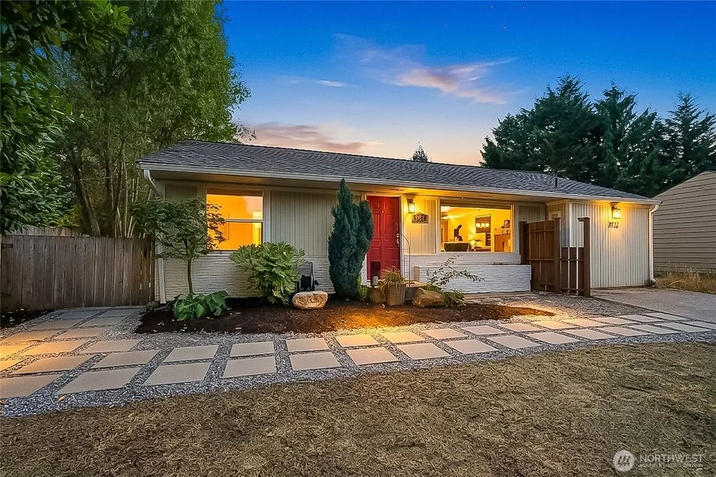 3922 214th Street Sw, Mountlake Terrace