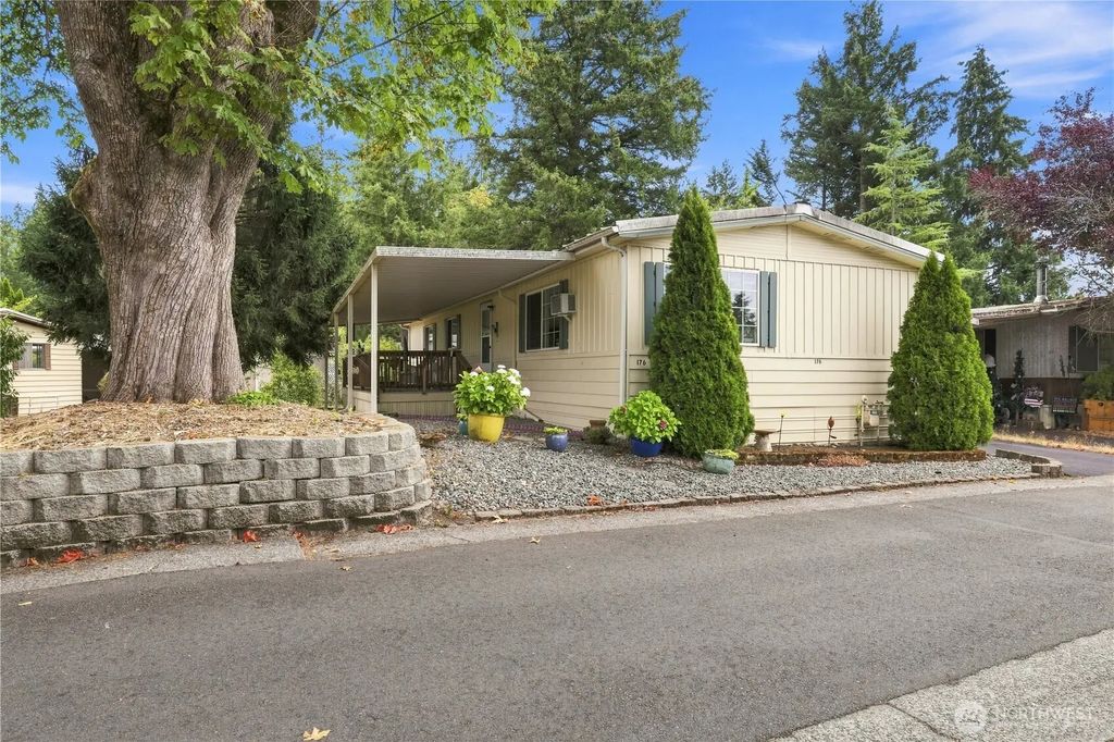 18425 Ne 95th Street 176, Redmond