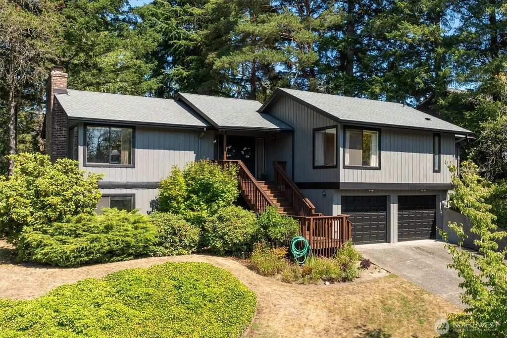 2461 Park Hill Drive, Longview