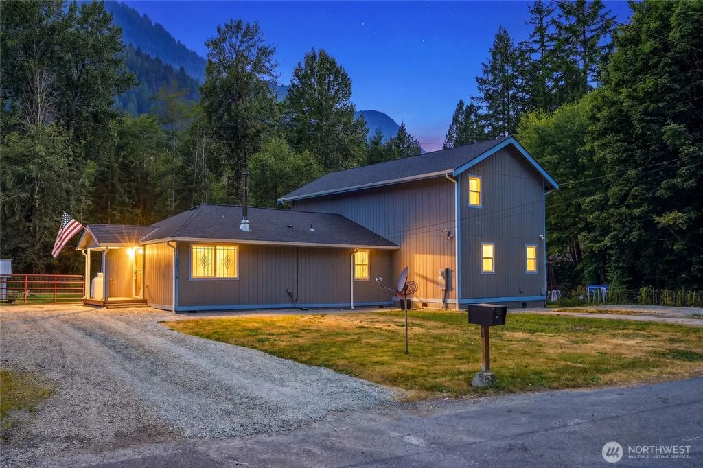 24724 Clear Creek Road, Darrington