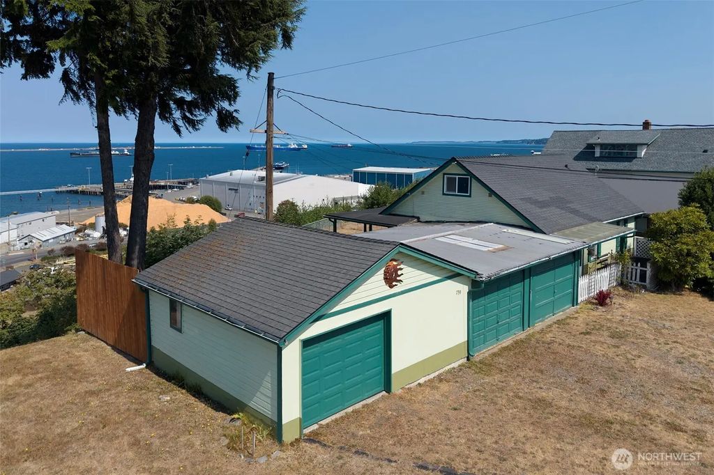 739 W Fourth Street, Port Angeles