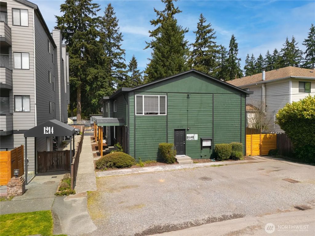 1220 N 137th Street 4, Seattle